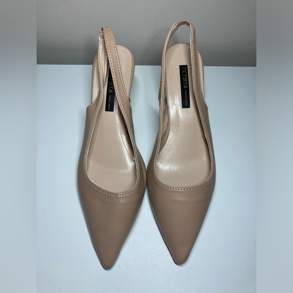 Beige/Tan heel shoes.